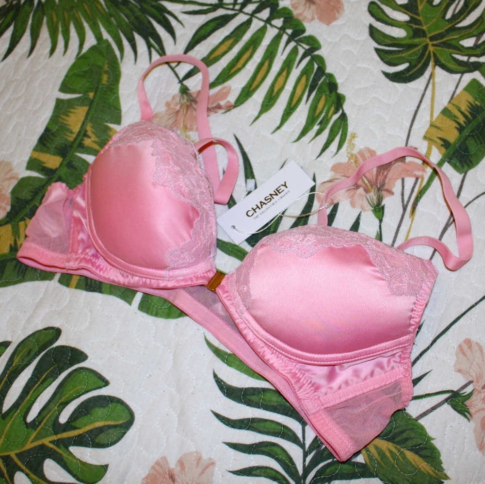 Chasney 40AA Bra Padded Front Fastening Non-Wired Plunge.